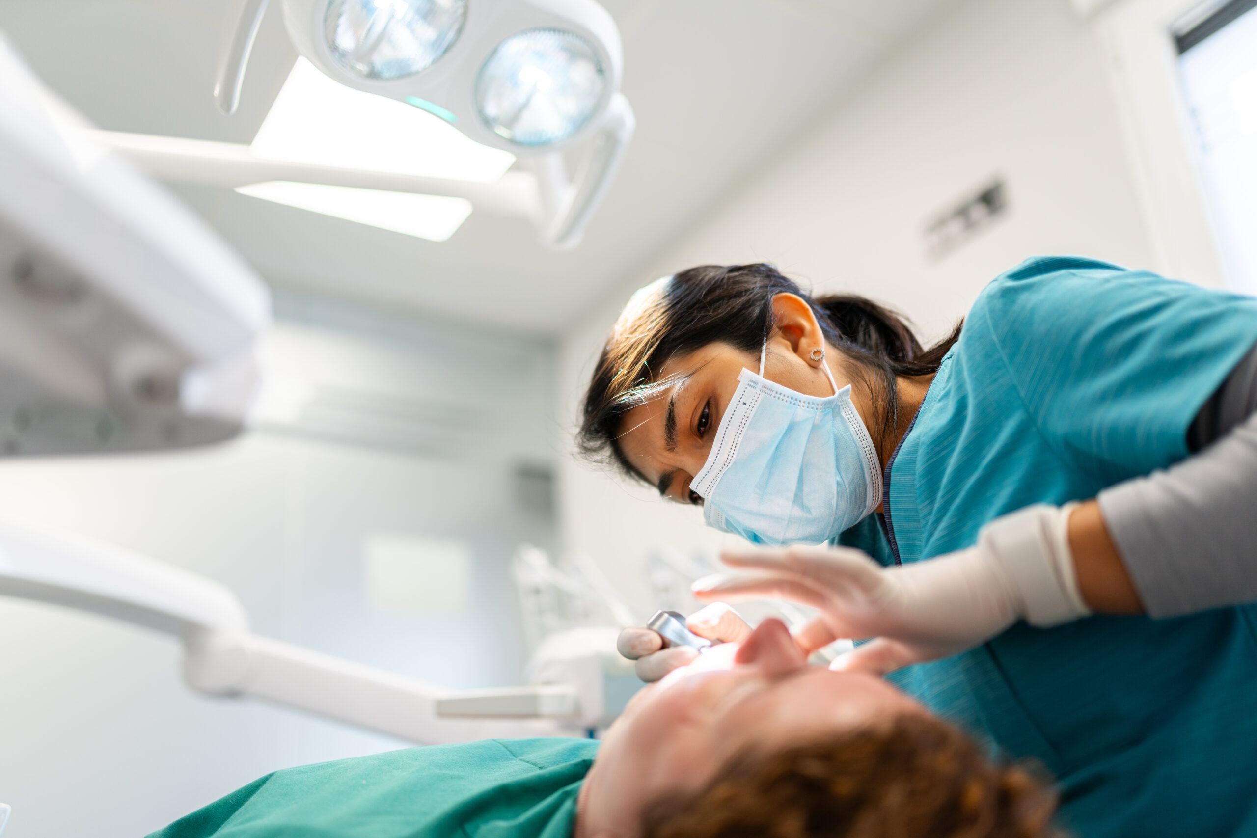 Descubre las 4 fases de colocar un implante dental