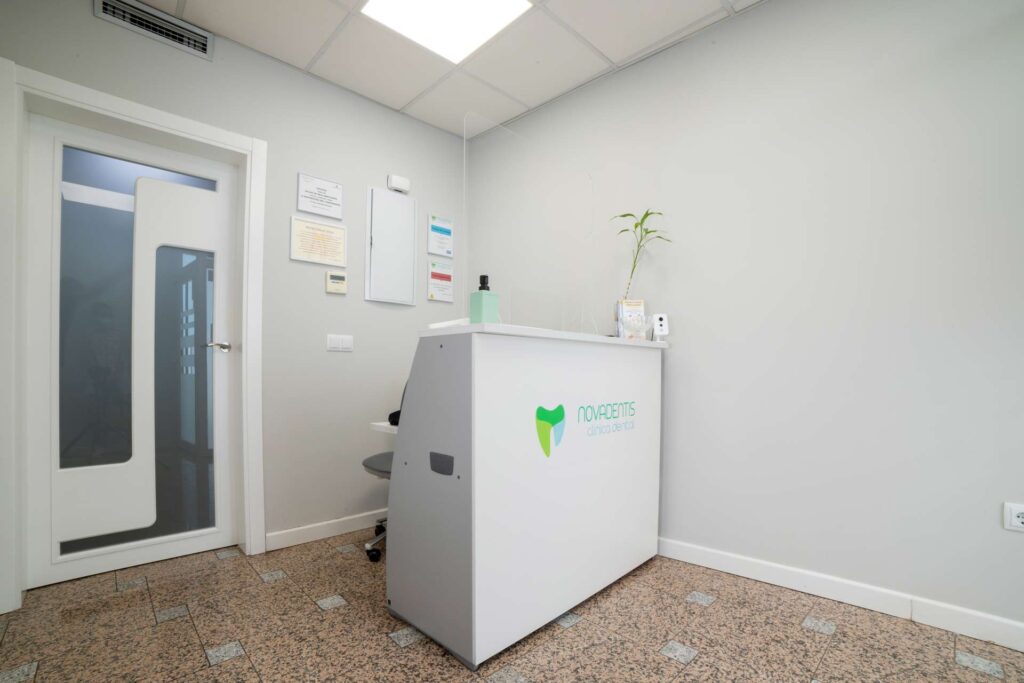 Evitar el desgaste dental en clínicas Novadentis